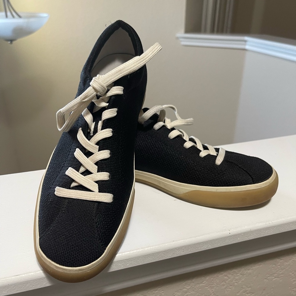 Rothy’s Stylish Black Canvas Sneakers